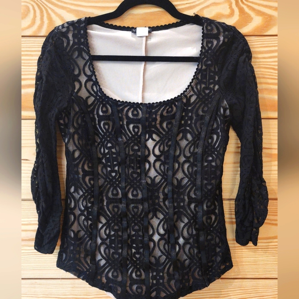 3/4 sleeve lace forest style top